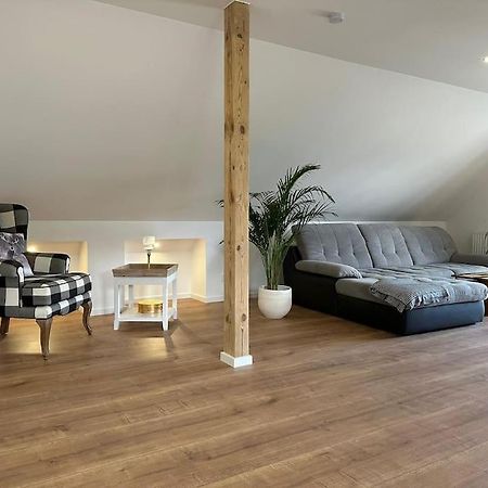 Neuwertige Gemuetliche Wohnung リーデン エクステリア 写真