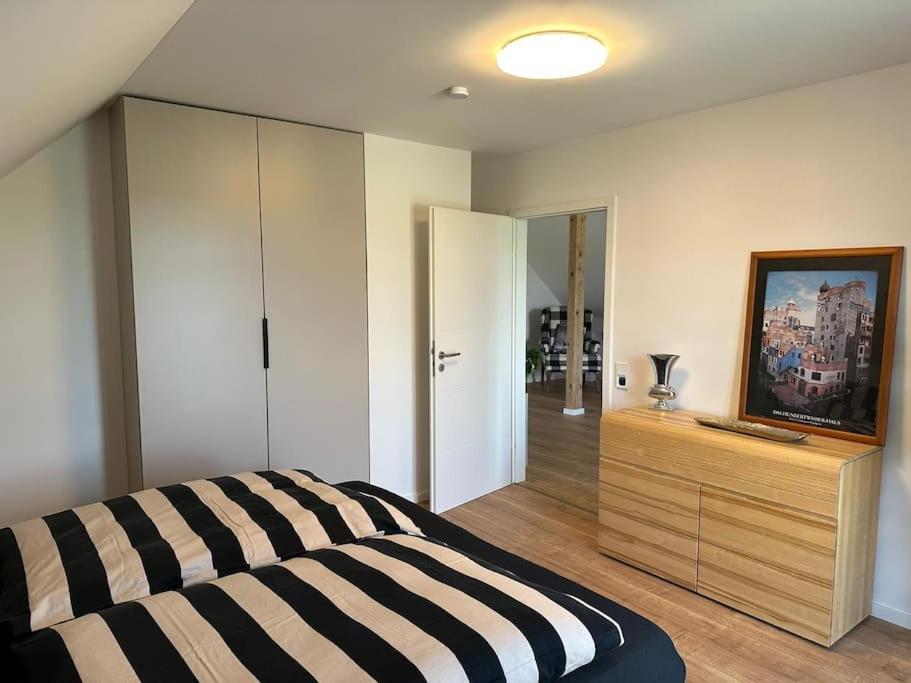 Neuwertige Gemuetliche Wohnung リーデン エクステリア 写真