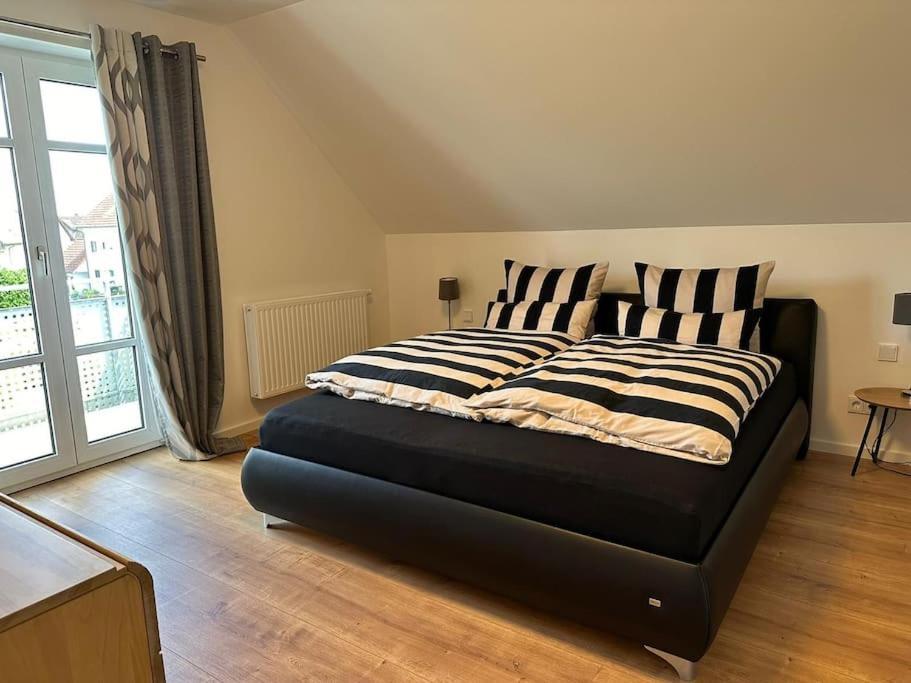 Neuwertige Gemuetliche Wohnung リーデン エクステリア 写真