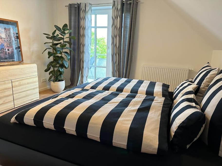 Neuwertige Gemuetliche Wohnung リーデン エクステリア 写真